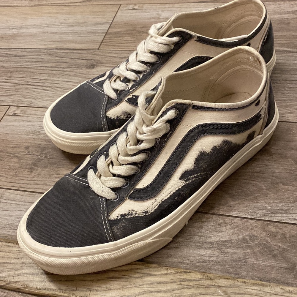 Vans - Picture 3 of 6